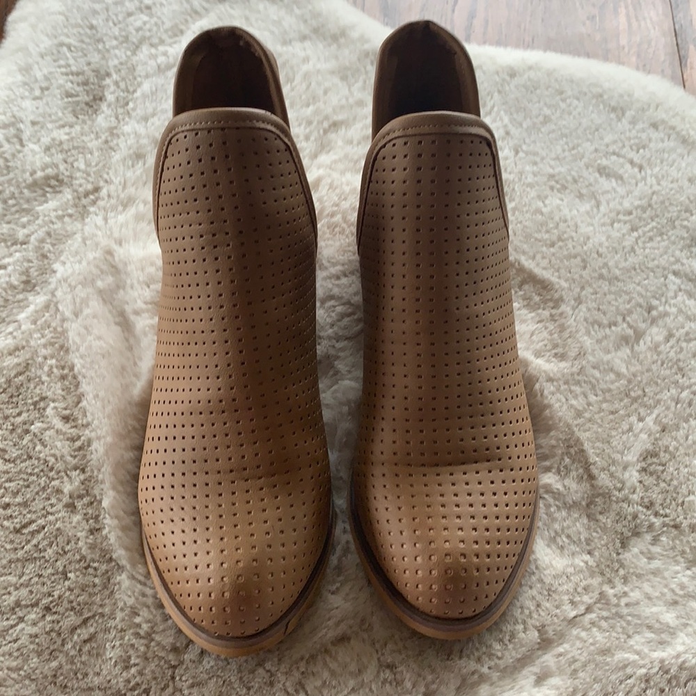 Women’s shoes